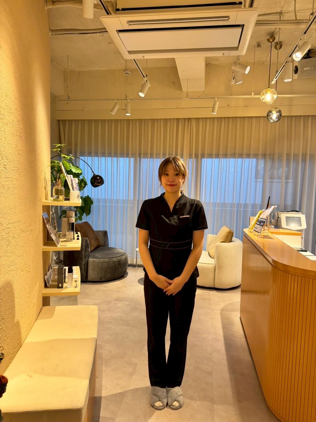 Radianceサロン内でお客様をお迎えするスタッフ