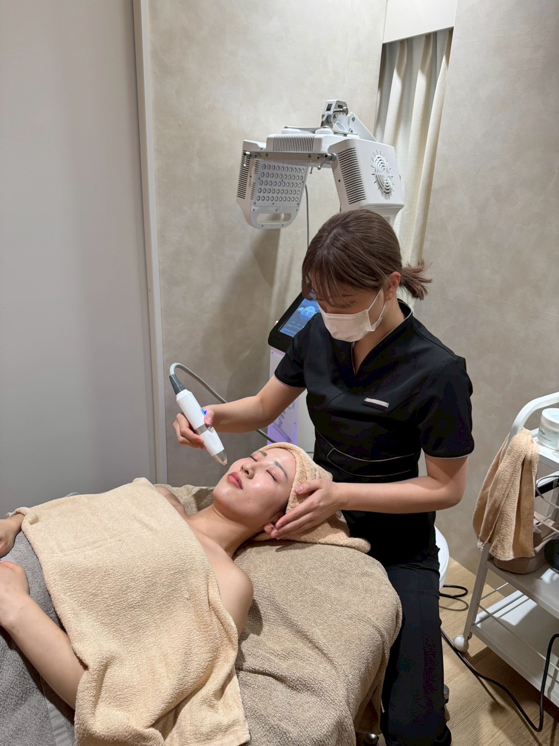 Radiance 針を使わない幹細胞導入デバイスでの施術